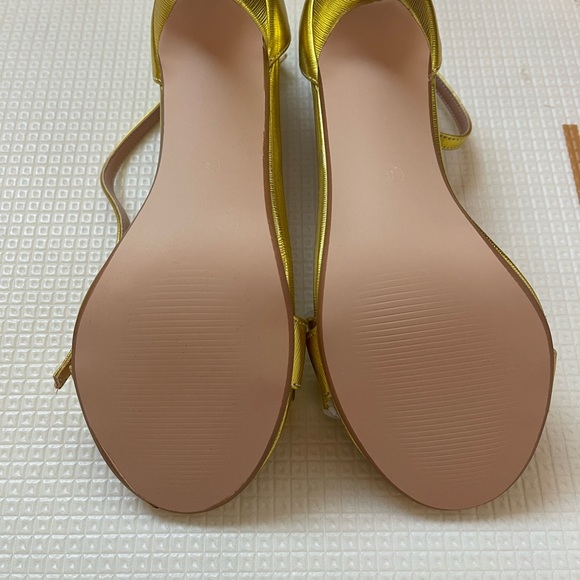 NIB Lemon Drop by Privileged Heels. Size 8 - Picture 3 of 4